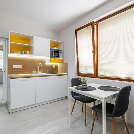 Apartment Perfect Near Sea Garden 3 *